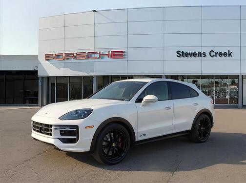 Cashmere Beige Metallic 2026 Porsche Cayenne GTS