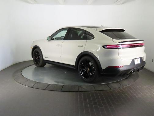 2026 Porsche Cayenne GTS