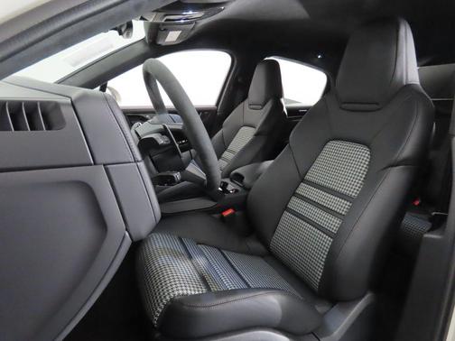 2026 Porsche Cayenne GTS