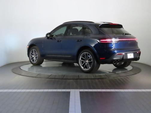 2022 Porsche Macan 