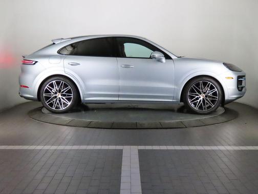 2026 Porsche Cayenne GTS