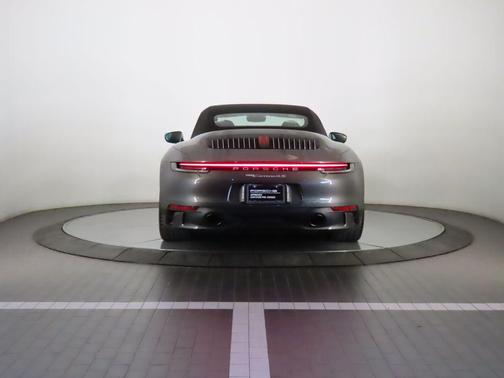 2024 Porsche 911 Carrera 4S Cabriolet