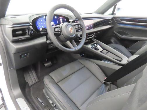 White 2026 Porsche Macan 4