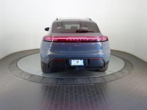 Slate Gray 2026 Porsche Macan Base