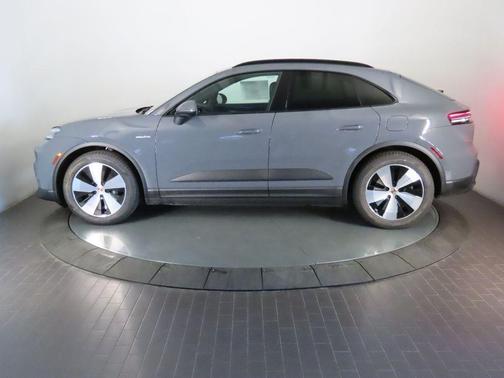 Slate Gray 2026 Porsche Macan Base