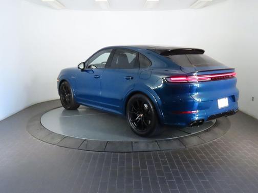 Montego Blue Metallic 2026 Porsche Cayenne S