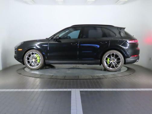 2025 Porsche Cayenne S