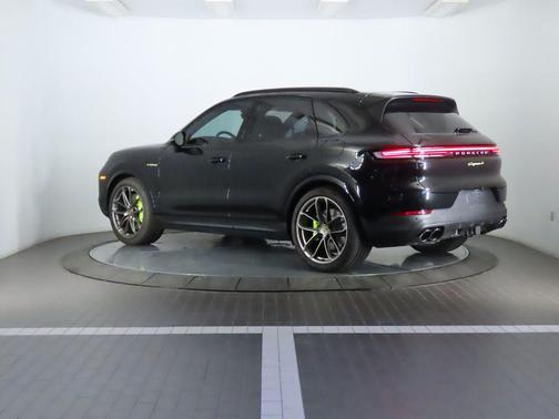 2025 Porsche Cayenne S