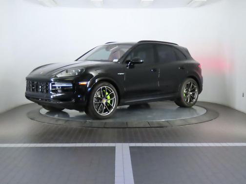 2025 Porsche Cayenne S