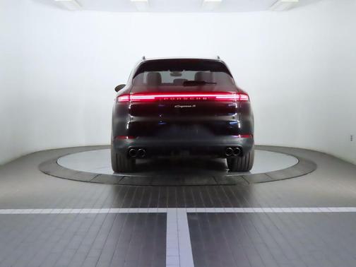 2025 Porsche Cayenne S