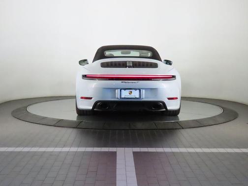 2026 Porsche 911 Carrera