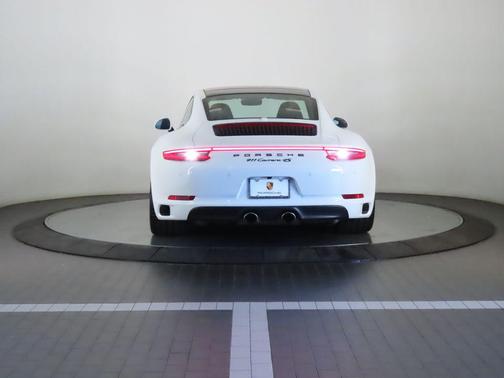 2017 Porsche 911 Carrera 4S