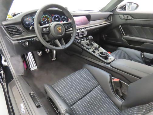 2024 Porsche 911 S/T