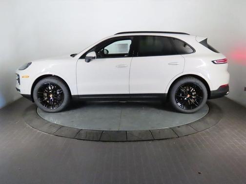 Chalk 2026 Porsche Cayenne Base