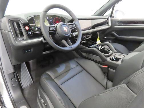 2026 Porsche Cayenne Base