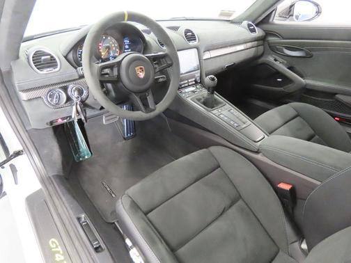 2024 Porsche 718 Cayman GT4 RS