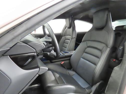 2025 Porsche Taycan Turbo