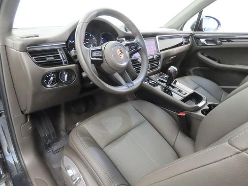 Volcano Grey Metallic 2025 Porsche Macan