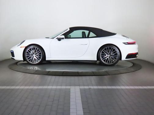 2022 Porsche 911 Carrera