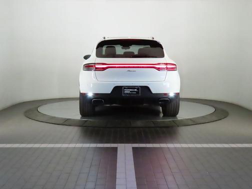 2021 Porsche Macan 