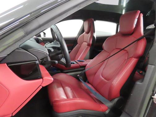 2023 Porsche Taycan Turbo