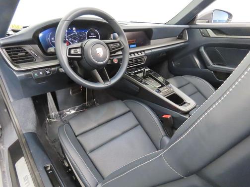 2025 Porsche 911 Carrera