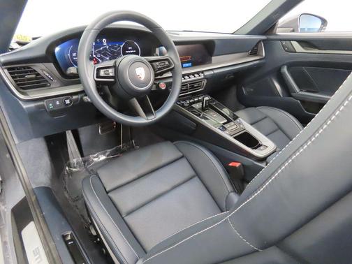 2025 Porsche 911 Carrera