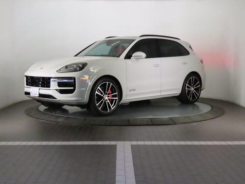 2025 Porsche Cayenne 