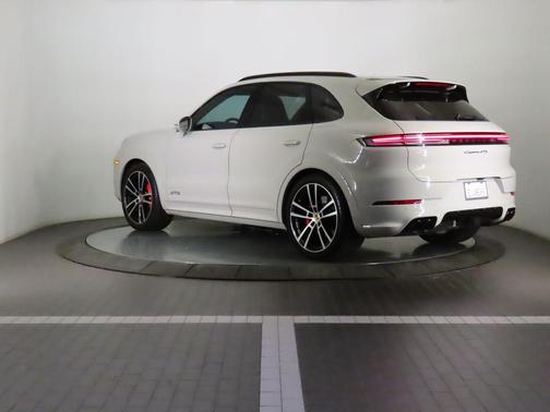 2025 Porsche Cayenne 
