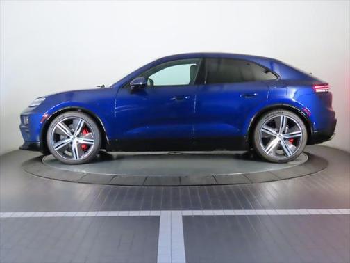 2025 Porsche Macan Turbo