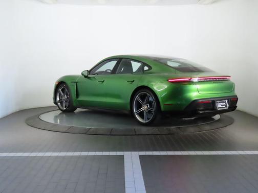 2023 Porsche Taycan Turbo