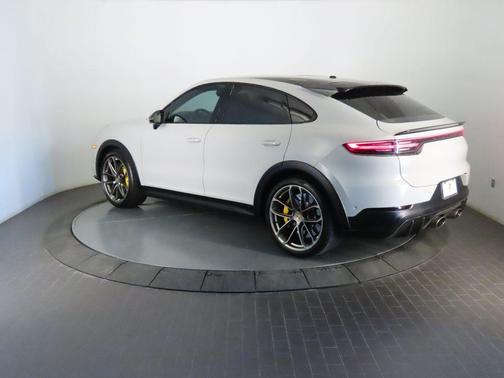 2022 Porsche Cayenne Turbo GT