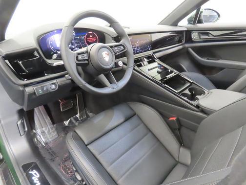 2025 Porsche Panamera Base
