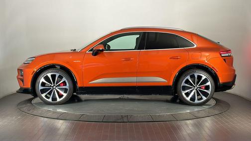 2024 Porsche Macan Turbo