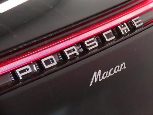 2026 Porsche Macan 