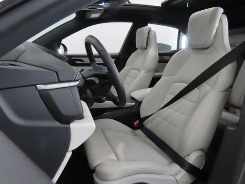 2025 Porsche Macan 4S