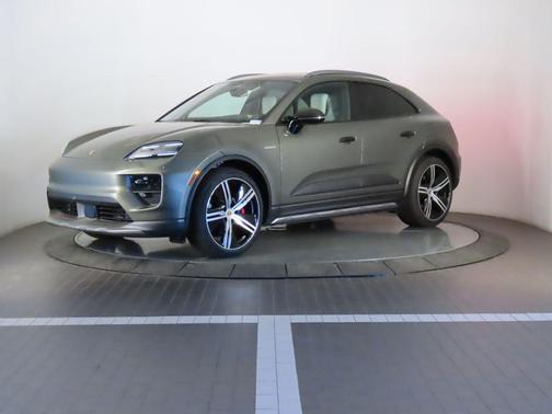 2025 Porsche Macan 4S