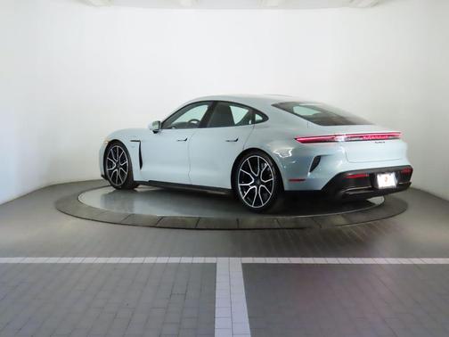 2025 Porsche Taycan Turbo S