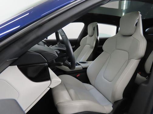 2024 Porsche Taycan 4