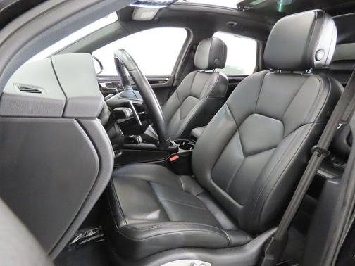 Black 2024 Porsche Macan