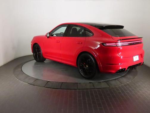 2025 Porsche Cayenne GTS