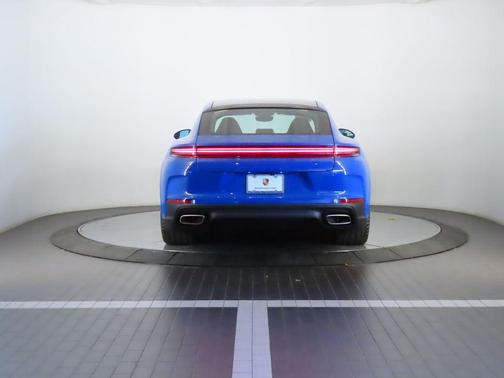 2025 Porsche Panamera 