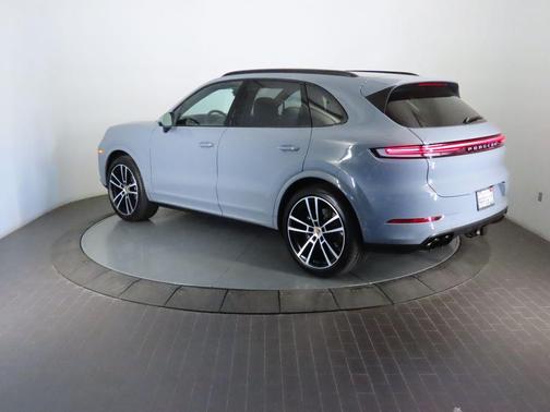 Arctic Gray 2025 Porsche Cayenne Base