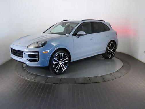 Arctic Gray 2025 Porsche Cayenne Base