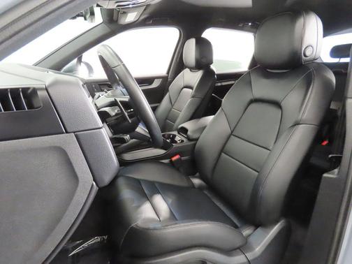 Arctic Gray 2025 Porsche Cayenne Base