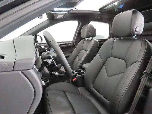 Volcano Grey Metallic 2026 Porsche Macan Base