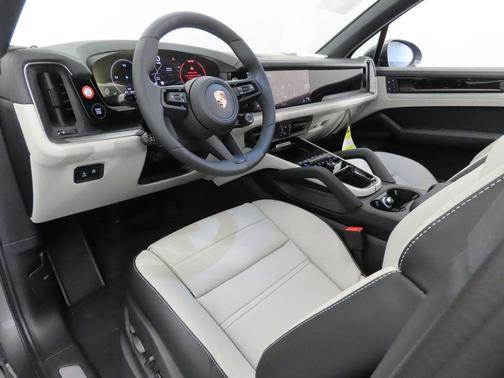 2026 Porsche Cayenne Base