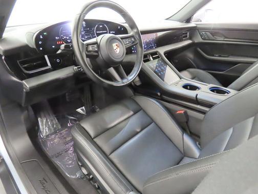 2023 Porsche Taycan 
