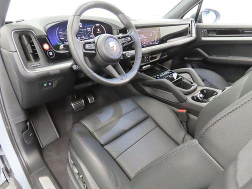 2025 Porsche Cayenne S