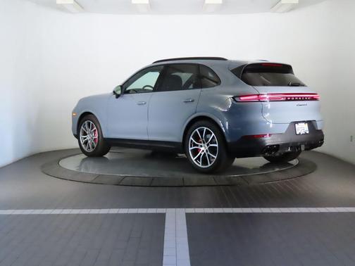 2025 Porsche Cayenne S